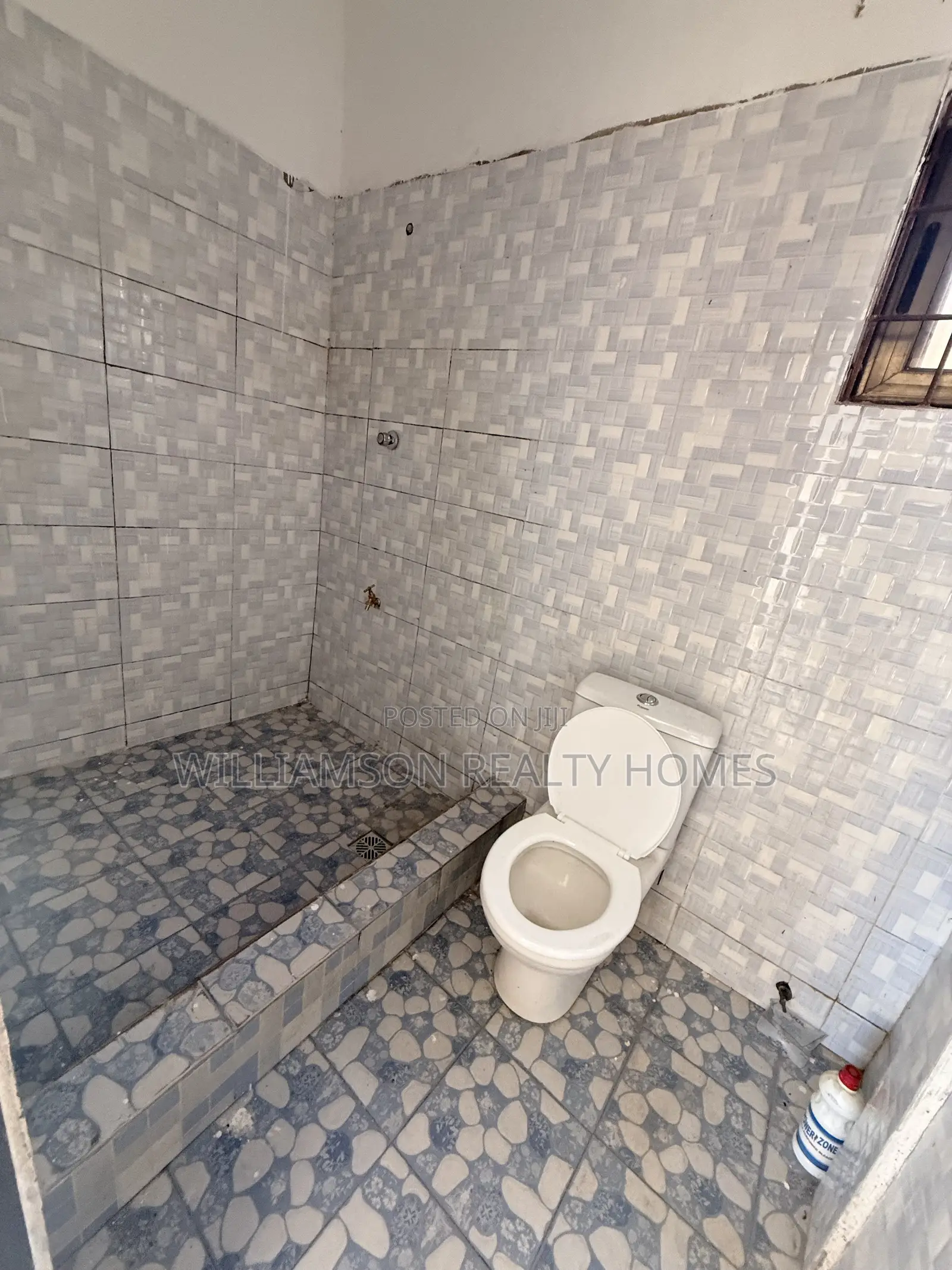 1bdrm Apartment in Community 18 Area, Spintex for rent