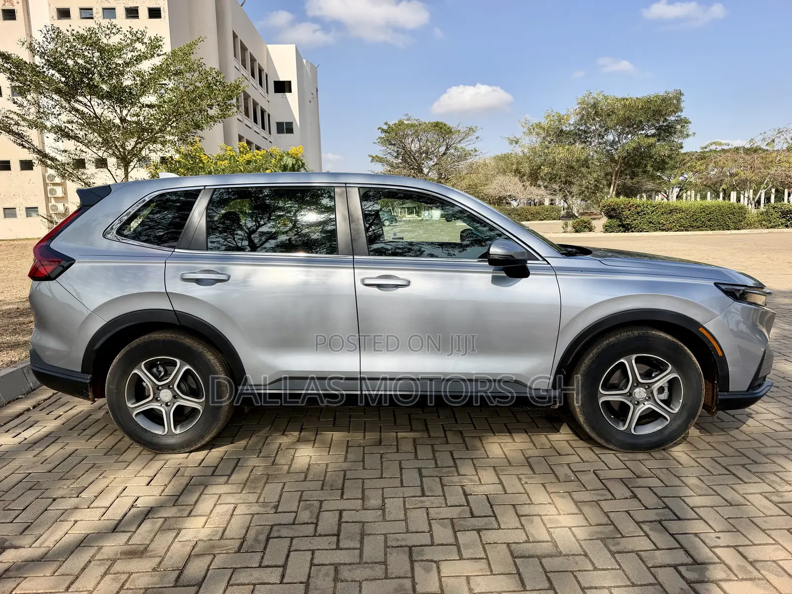 Honda CR-V LX 2WD 2023 Silver