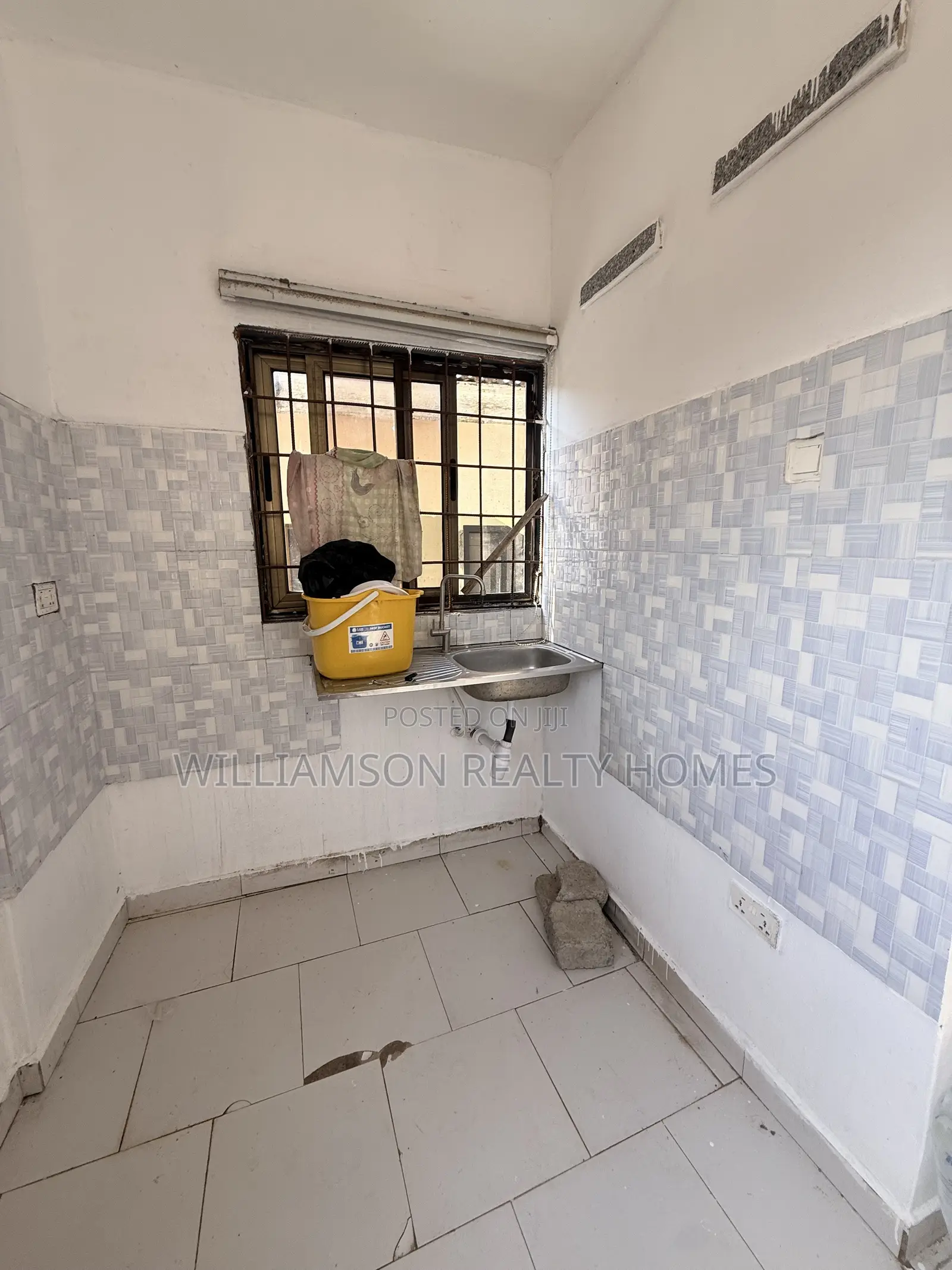 1bdrm Apartment in Community 18 Area, Spintex for rent