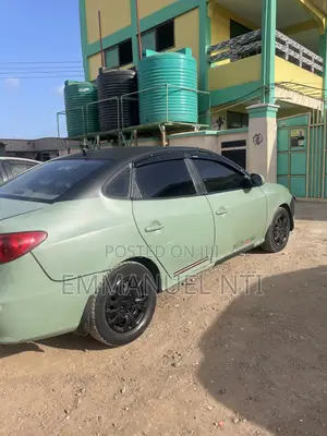 Hyundai Elantra 2010 Green