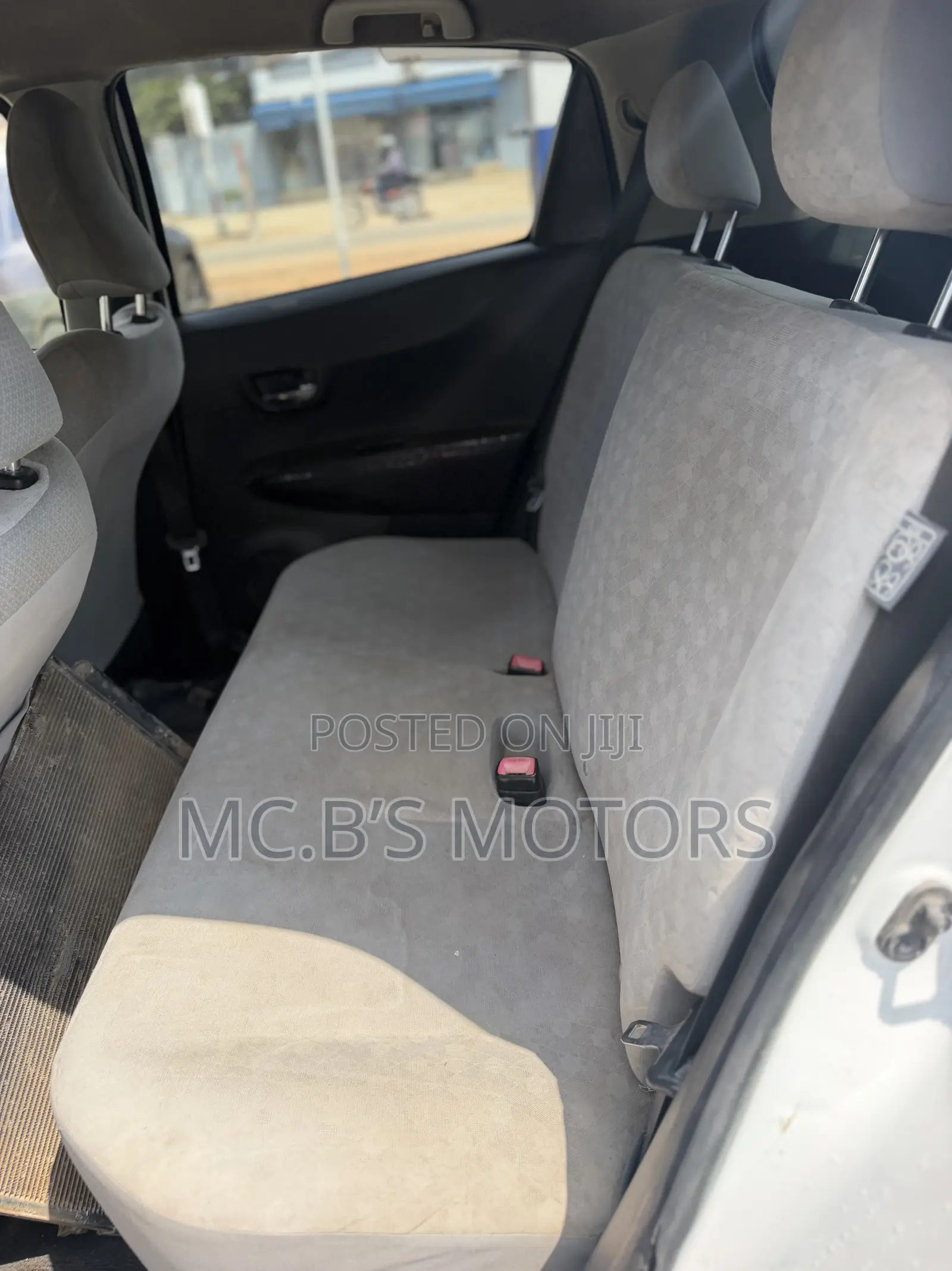 Toyota Vitz 2012 White