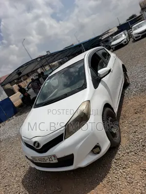 Toyota Vitz 2012 White