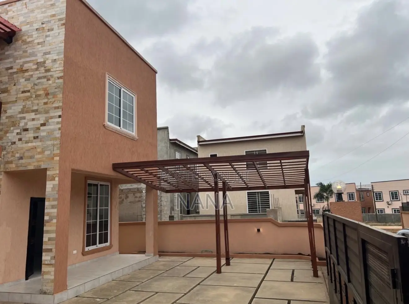 4bdrm Townhouse / Terrace in Jl Properties, Accra Metropolitan for rent