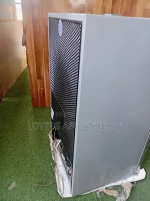 Compact 93L Refrigerator – Stylish and Space-Saving