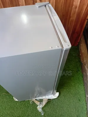 Compact 93L Refrigerator – Stylish and Space-Saving