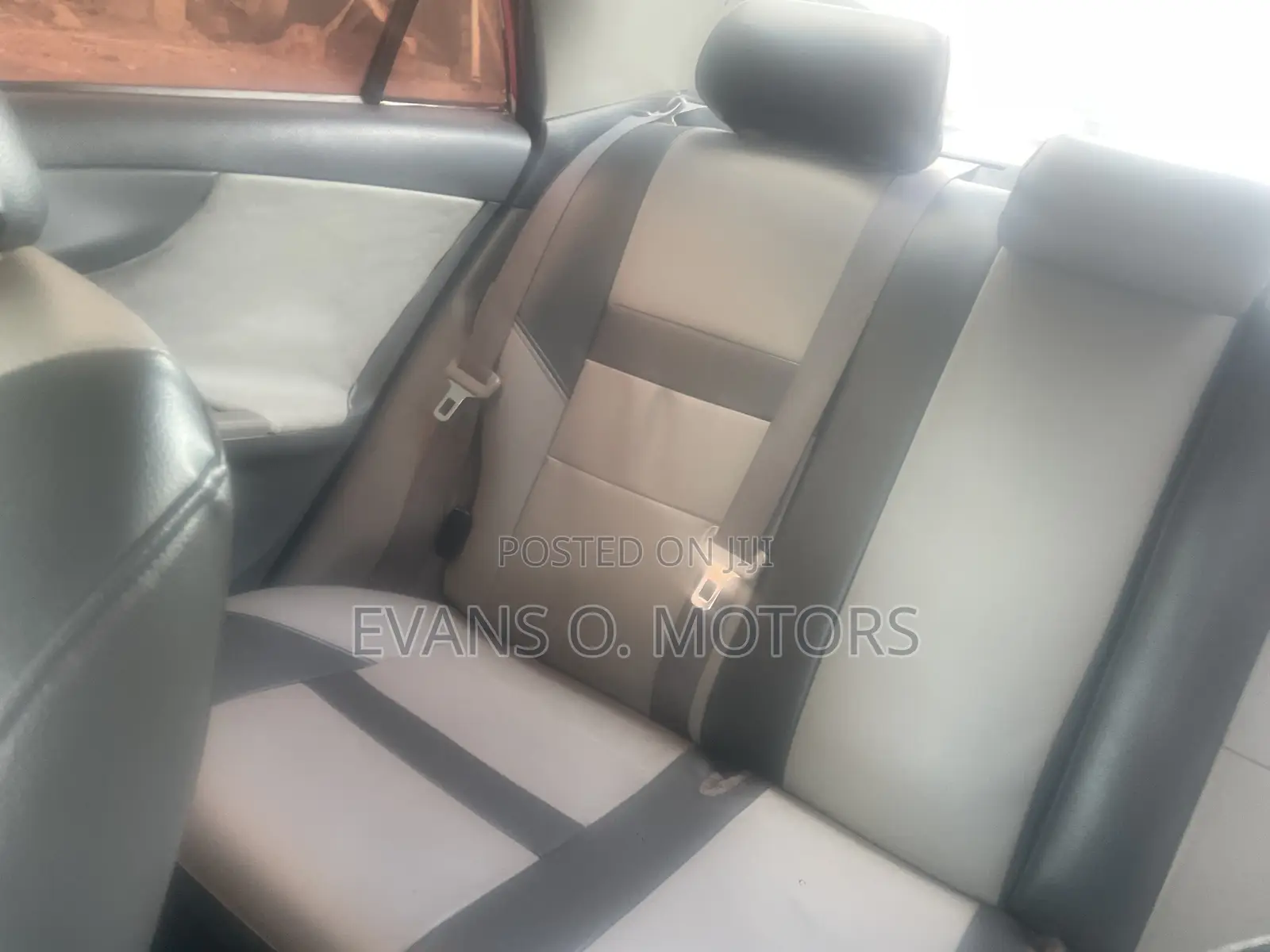 Toyota Corolla Base 4dr Sedan (1.8L 4cyl 5M) 2010 Red