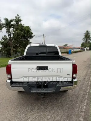 Toyota Tacoma 2018 White