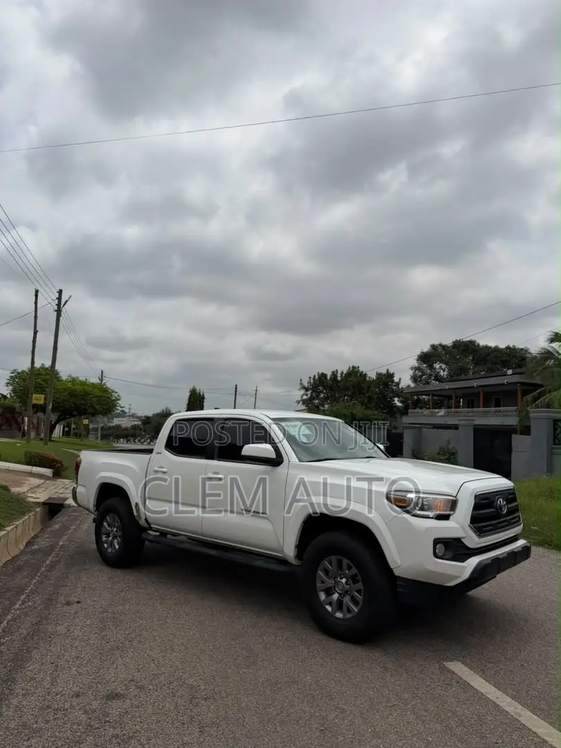 Toyota Tacoma 2018 White