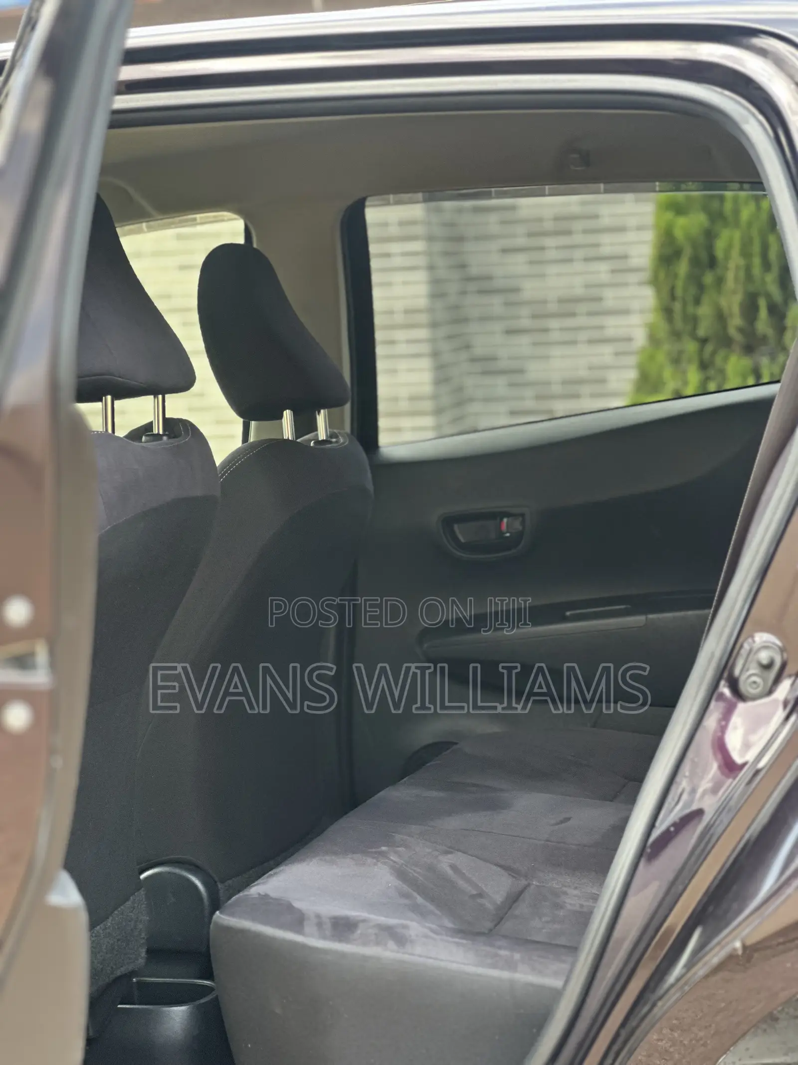 Toyota Vitz 1.3 FWD 5dr 2013 Purple