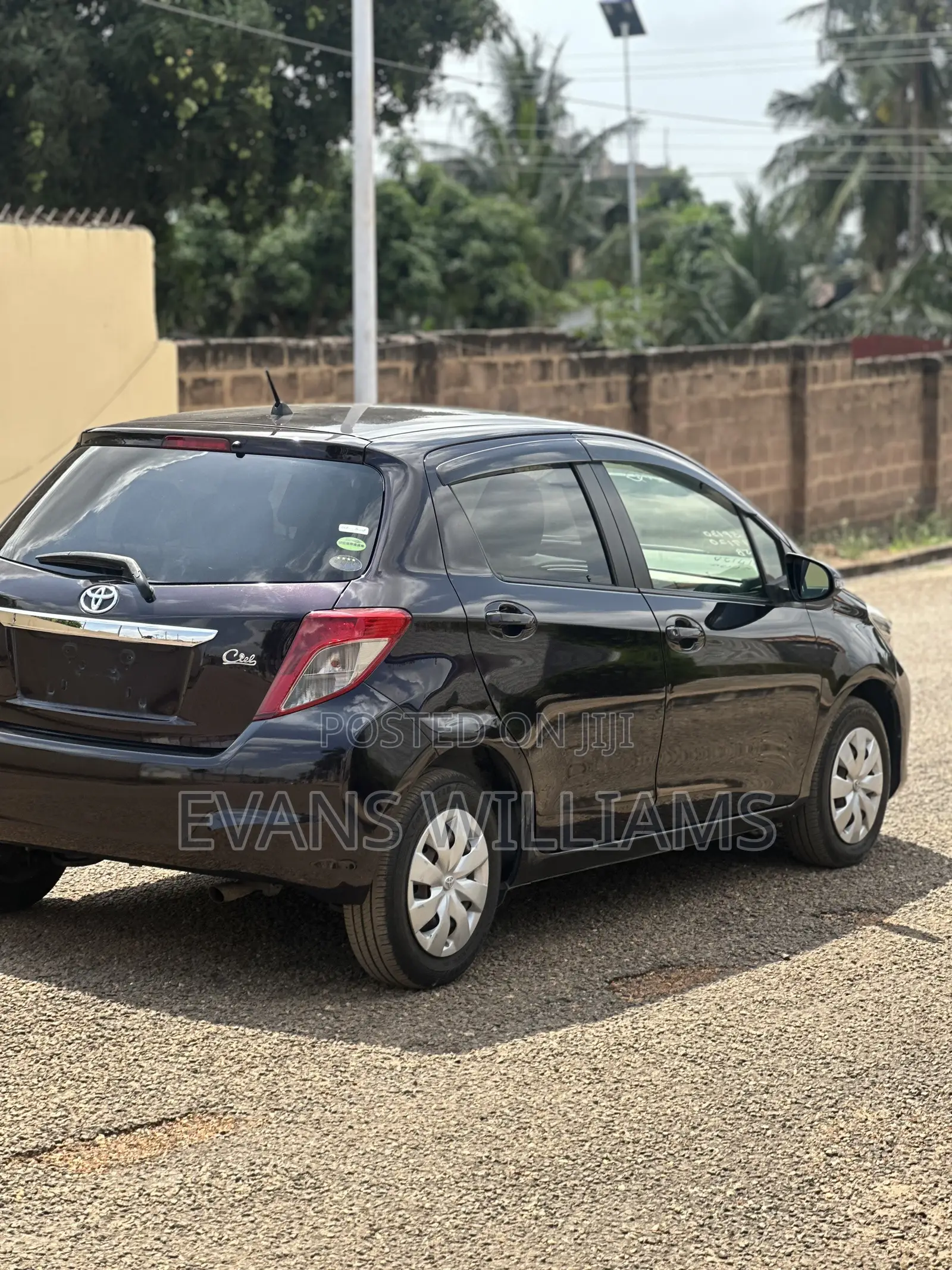 Toyota Vitz 1.3 FWD 5dr 2013 Purple