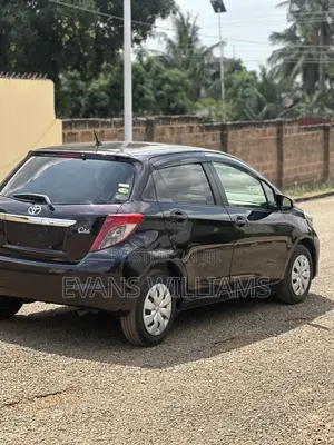 Toyota Vitz 1.3 FWD 5dr 2013 Purple