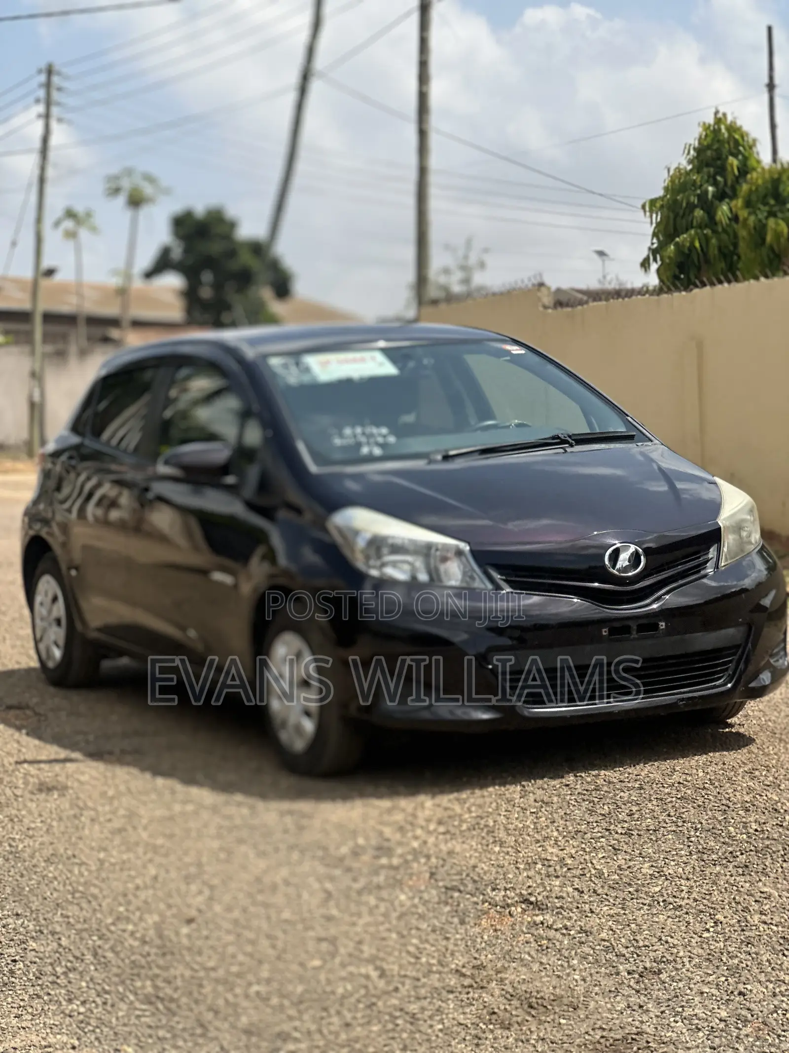 Toyota Vitz 1.3 FWD 5dr 2013 Purple