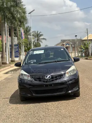 Toyota Vitz 1.3 FWD 5dr 2013 Purple