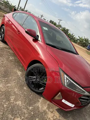 Hyundai Elantra SEL 2019 Red