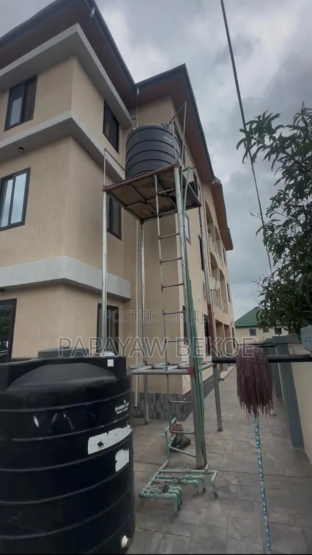6bdrm House in New-Juaben Municipal for sale