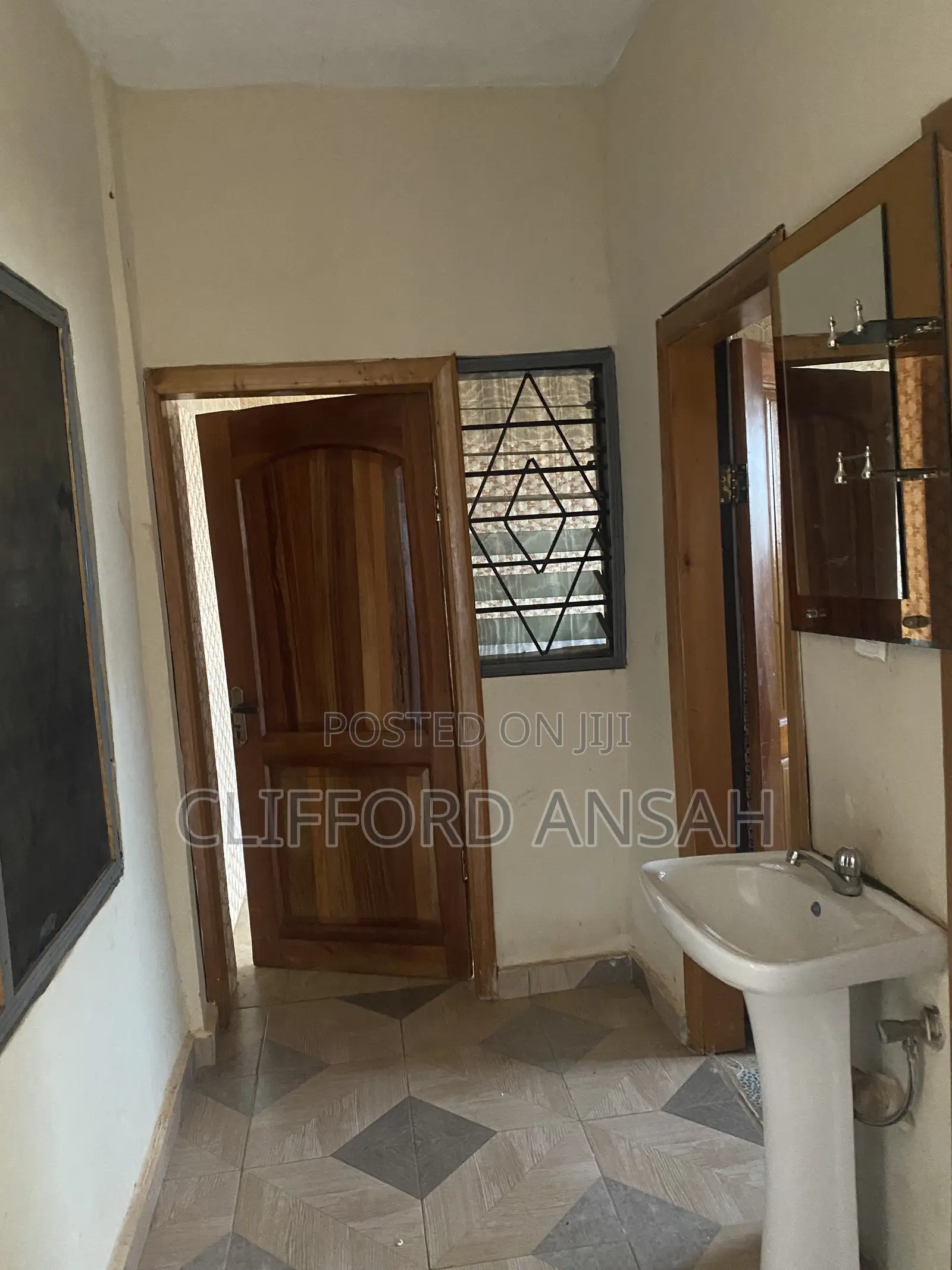 Furnished 3bdrm Apartment in Brofoyerdu, Atwima Kwanwoma for rent