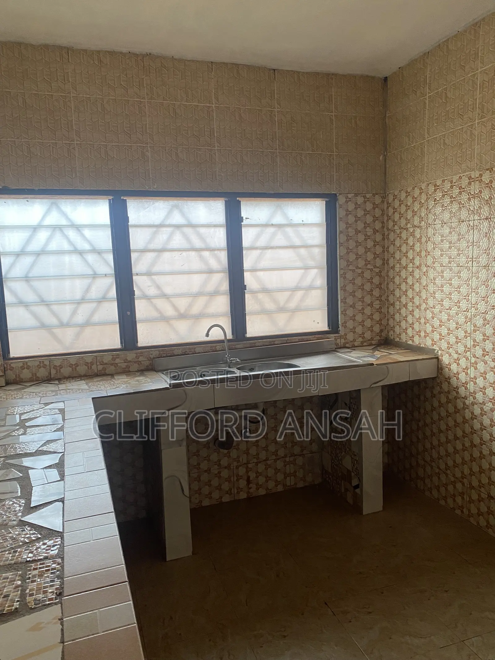 Furnished 3bdrm Apartment in Brofoyerdu, Atwima Kwanwoma for rent