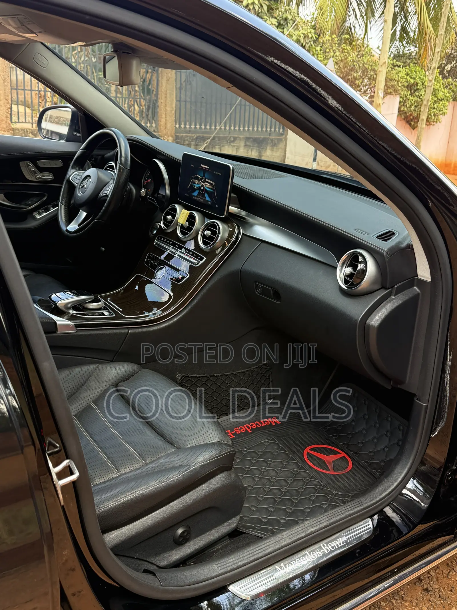 Mercedes-Benz C300 Luxury 4matic Sedan AWD (2.0L 4cyl 7A) 2017 Black