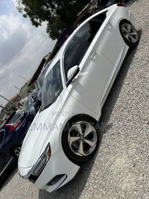 Honda Accord Touring 2.0T 2018 White