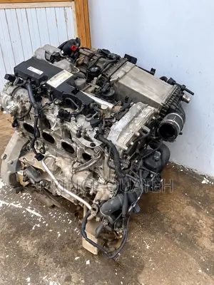 GLC 300 2019 Model Engine