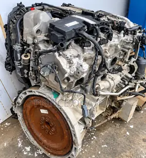 GLC 300 2019 Model Engine