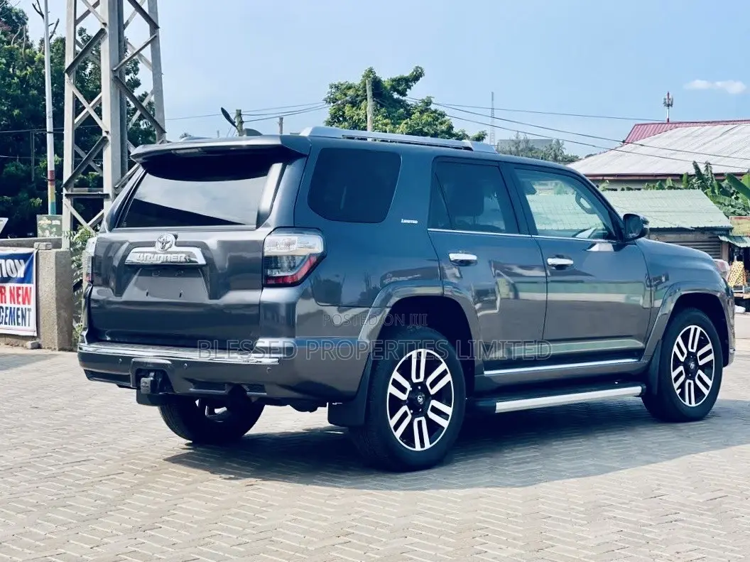 Toyota 4-Runner Limited 2021 Gray