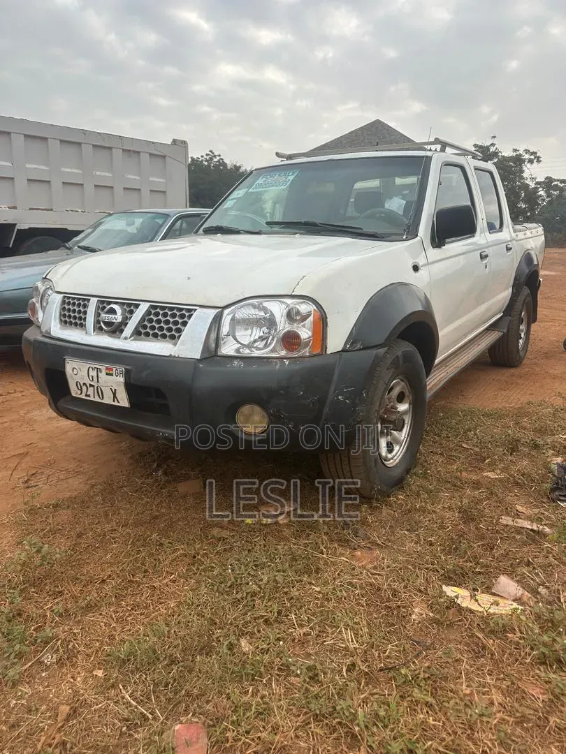 Nissan Hardbody 2008 White