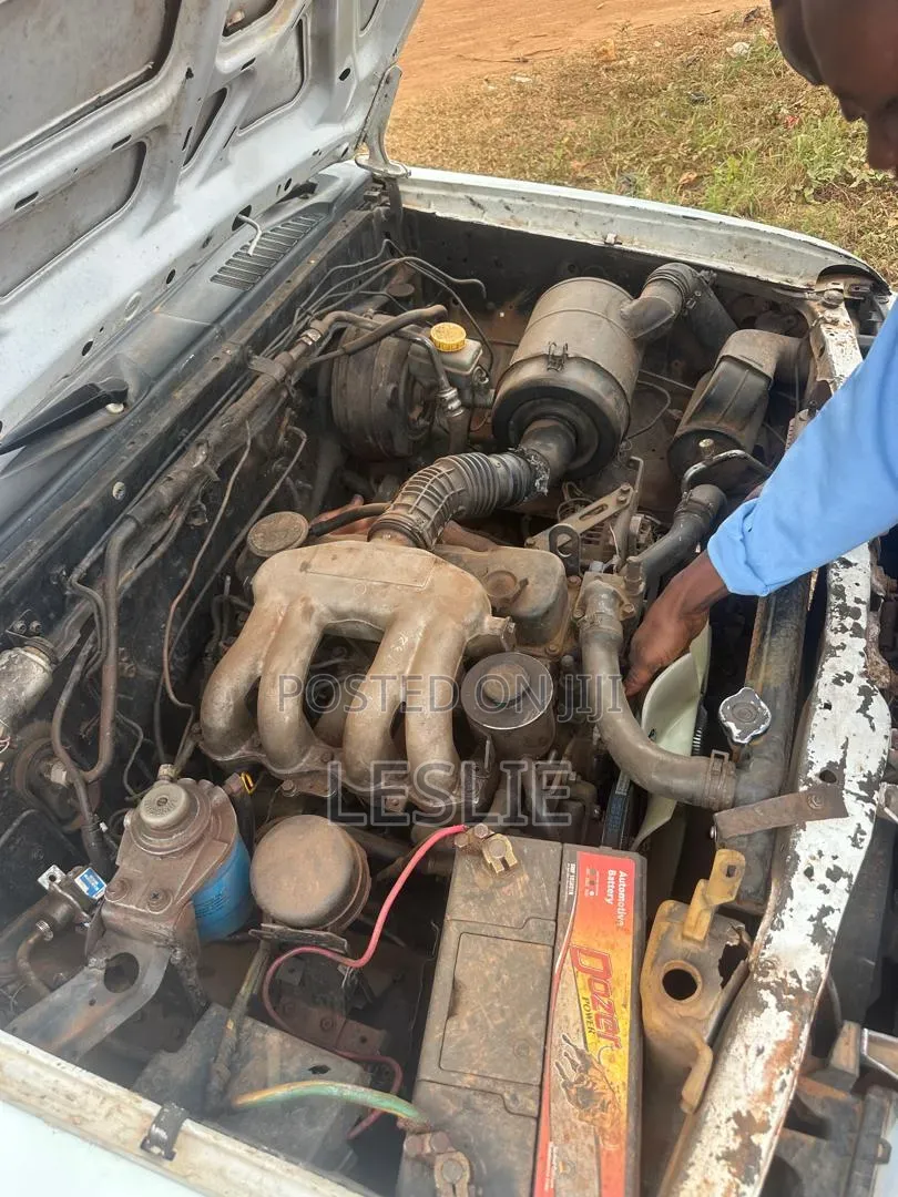 Nissan Hardbody 2008 White