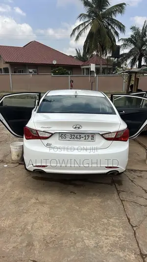 Hyundai Sonata GLS Sedan FWD (2.4L 4cyl 6A) 2013 White