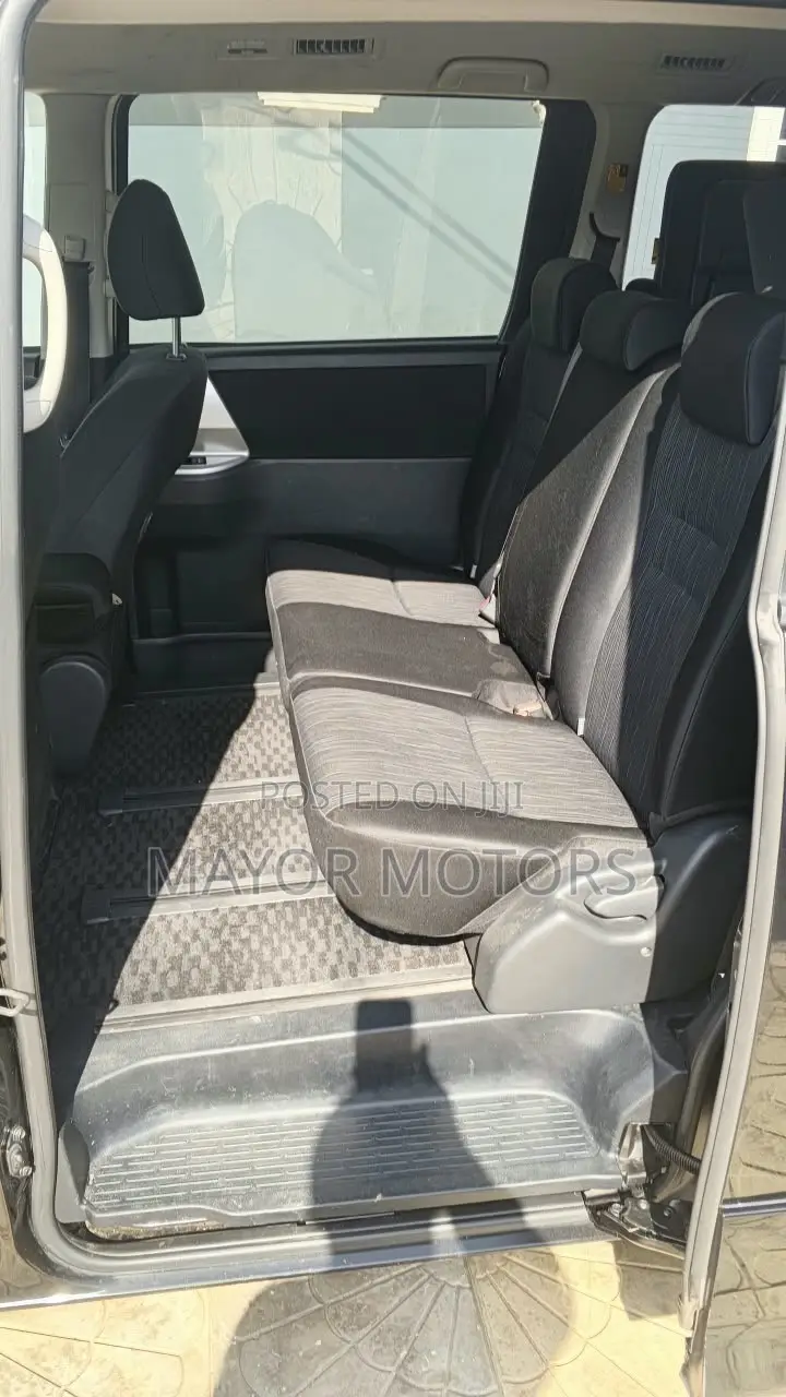 Toyota Voxy X L Edition 2WD 8-Seater 2013 Black