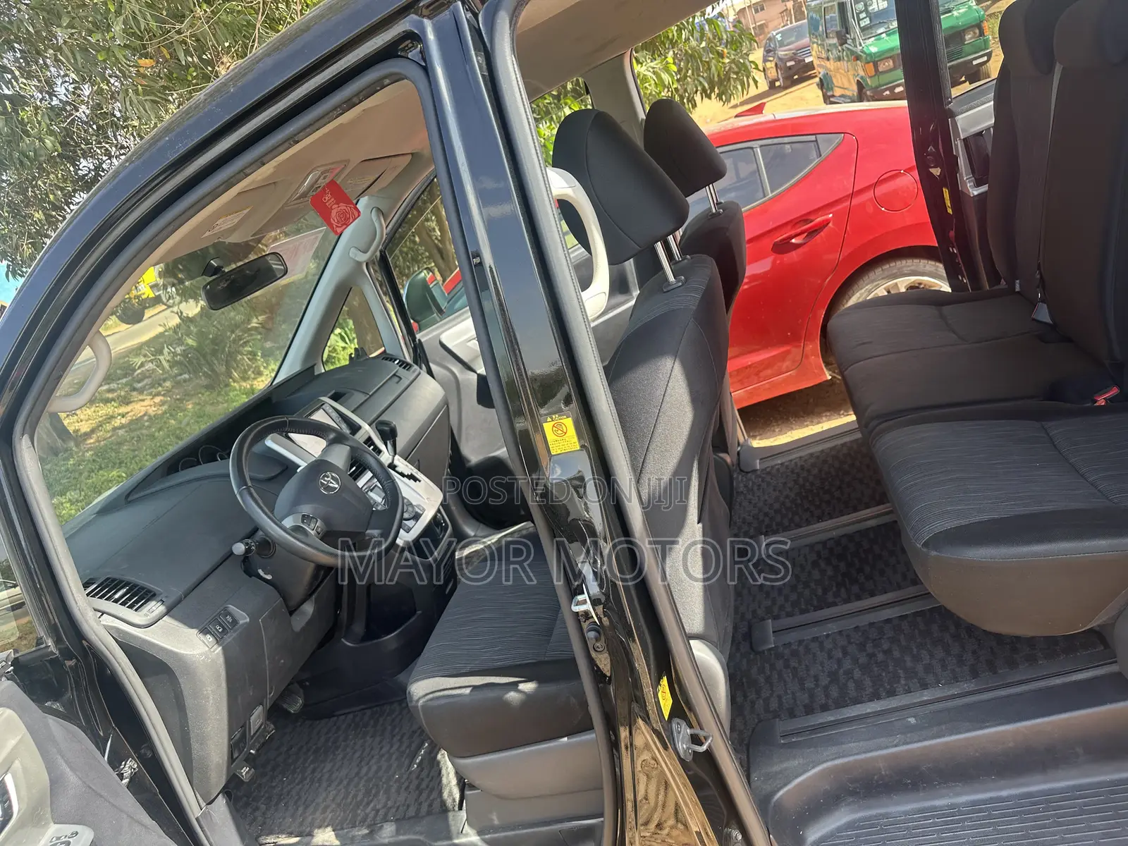 Toyota Voxy X L Edition 2WD 8-Seater 2013 Black