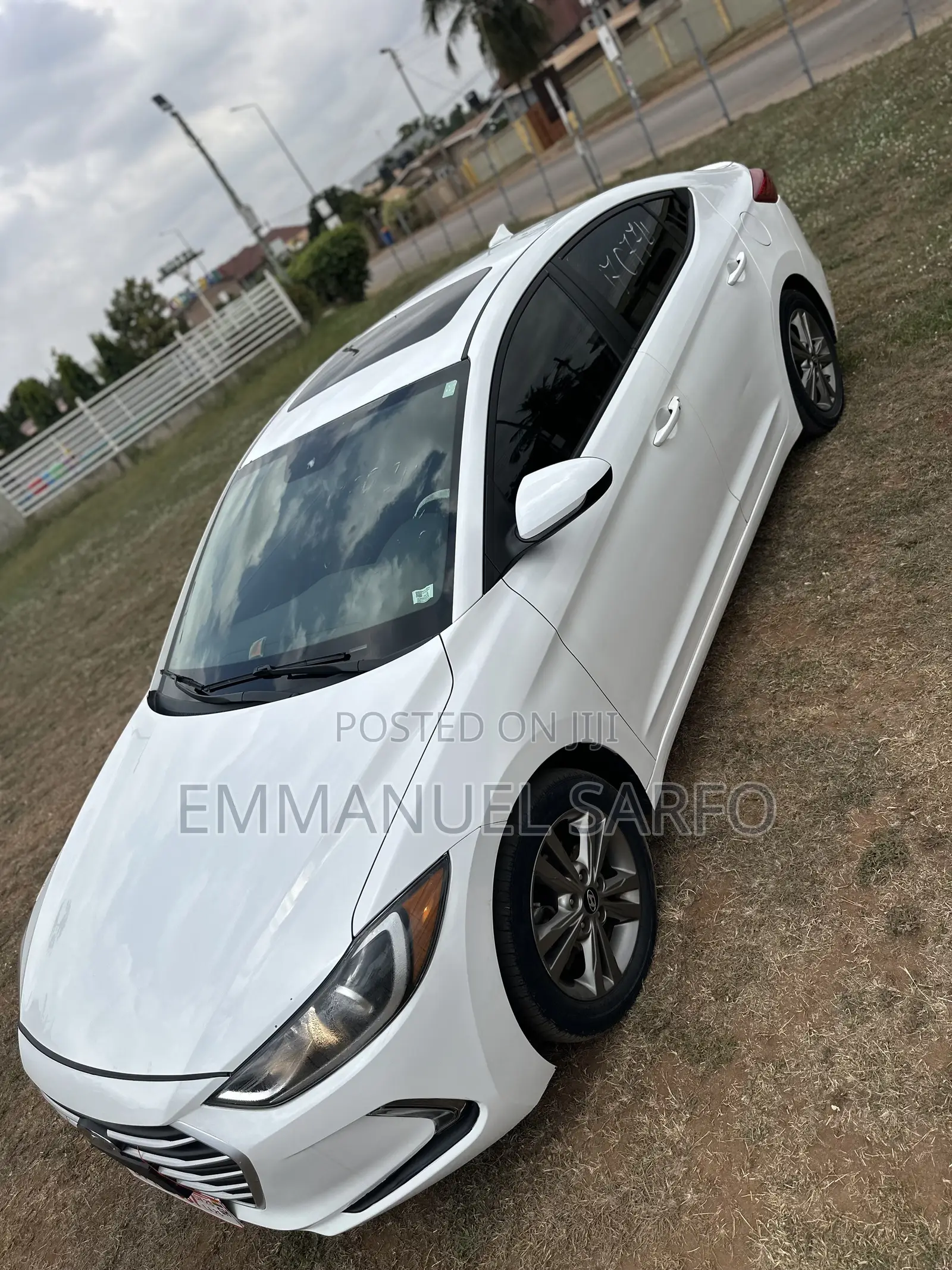 Hyundai Elantra Limited Sedan FWD (2.0L 4cyl 6A) 2017 White