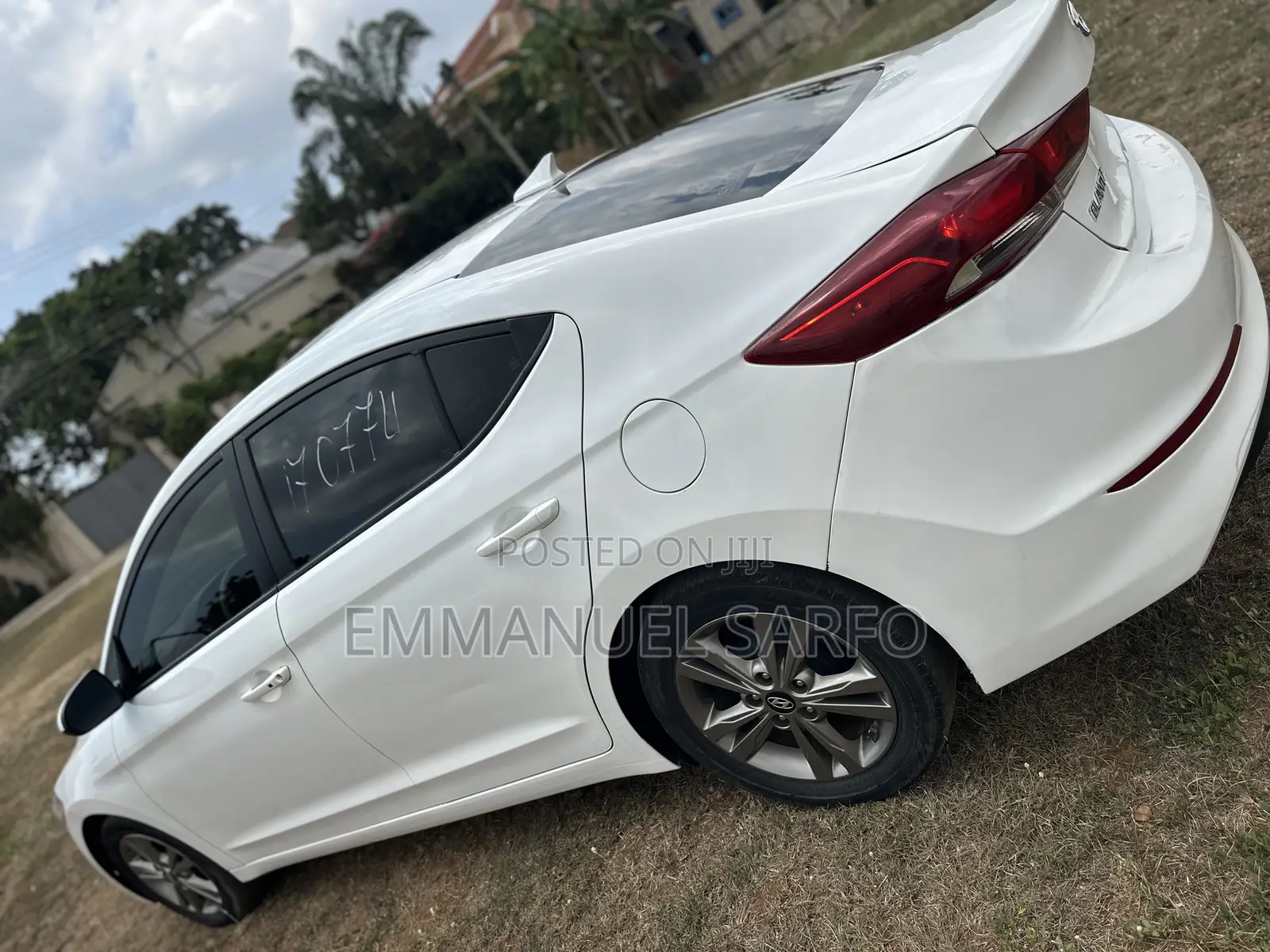 Hyundai Elantra Limited Sedan FWD (2.0L 4cyl 6A) 2017 White
