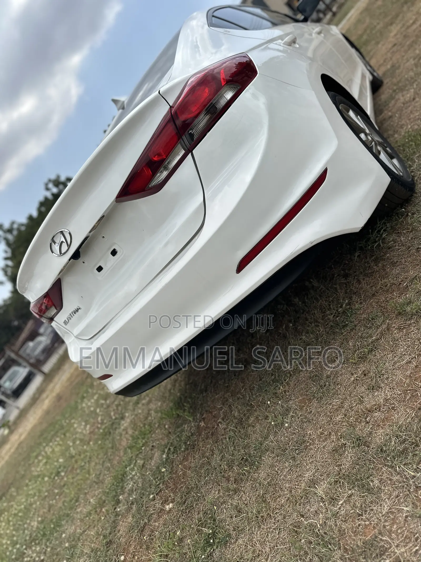 Hyundai Elantra Limited Sedan FWD (2.0L 4cyl 6A) 2017 White