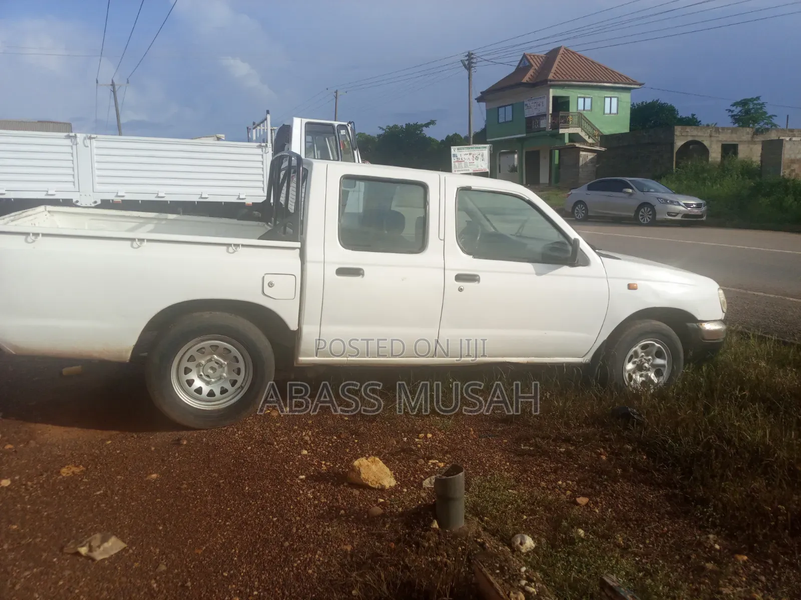 Nissan Hardbody 1999 White