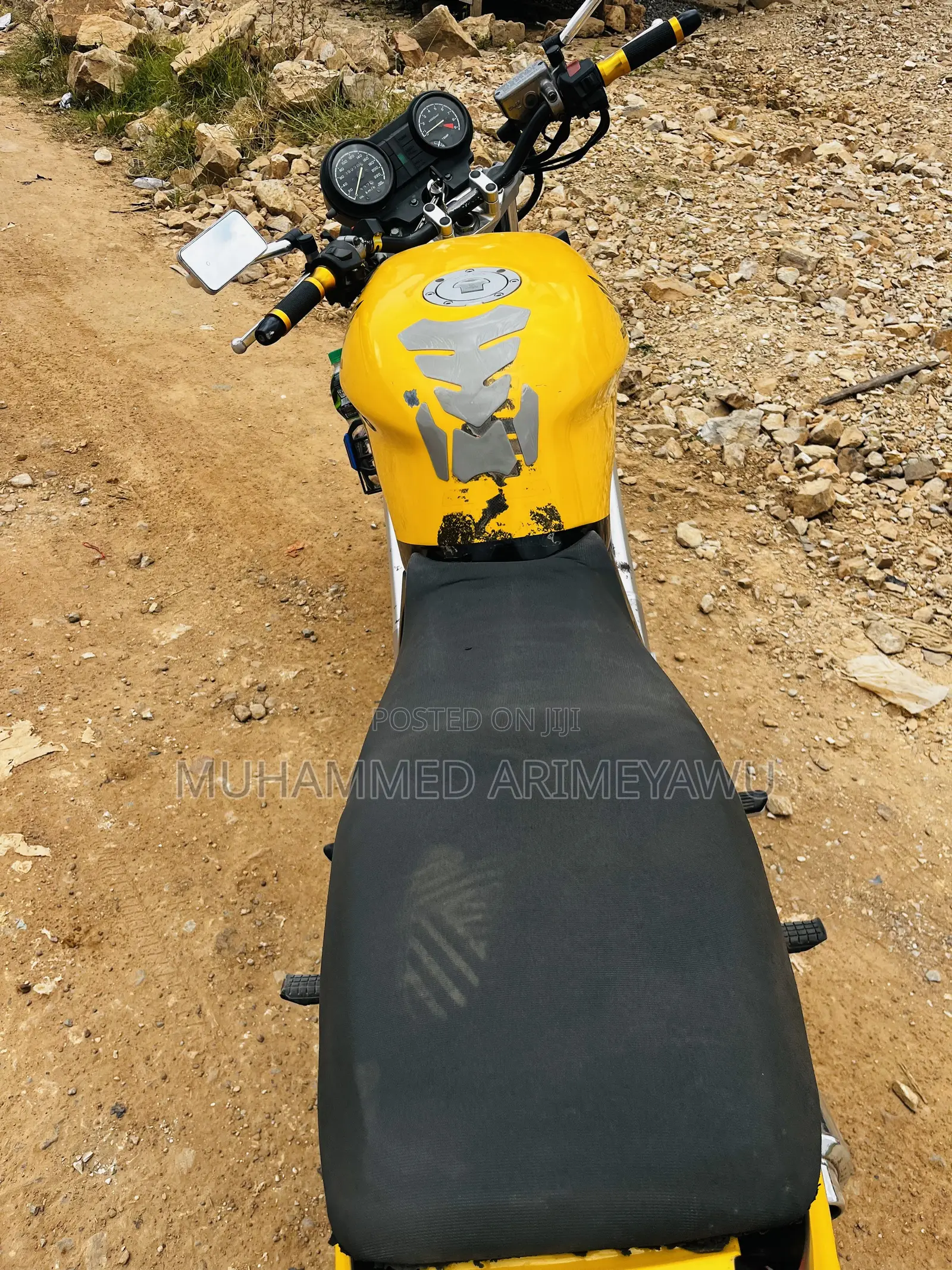 Honda CB 2010 Yellow
