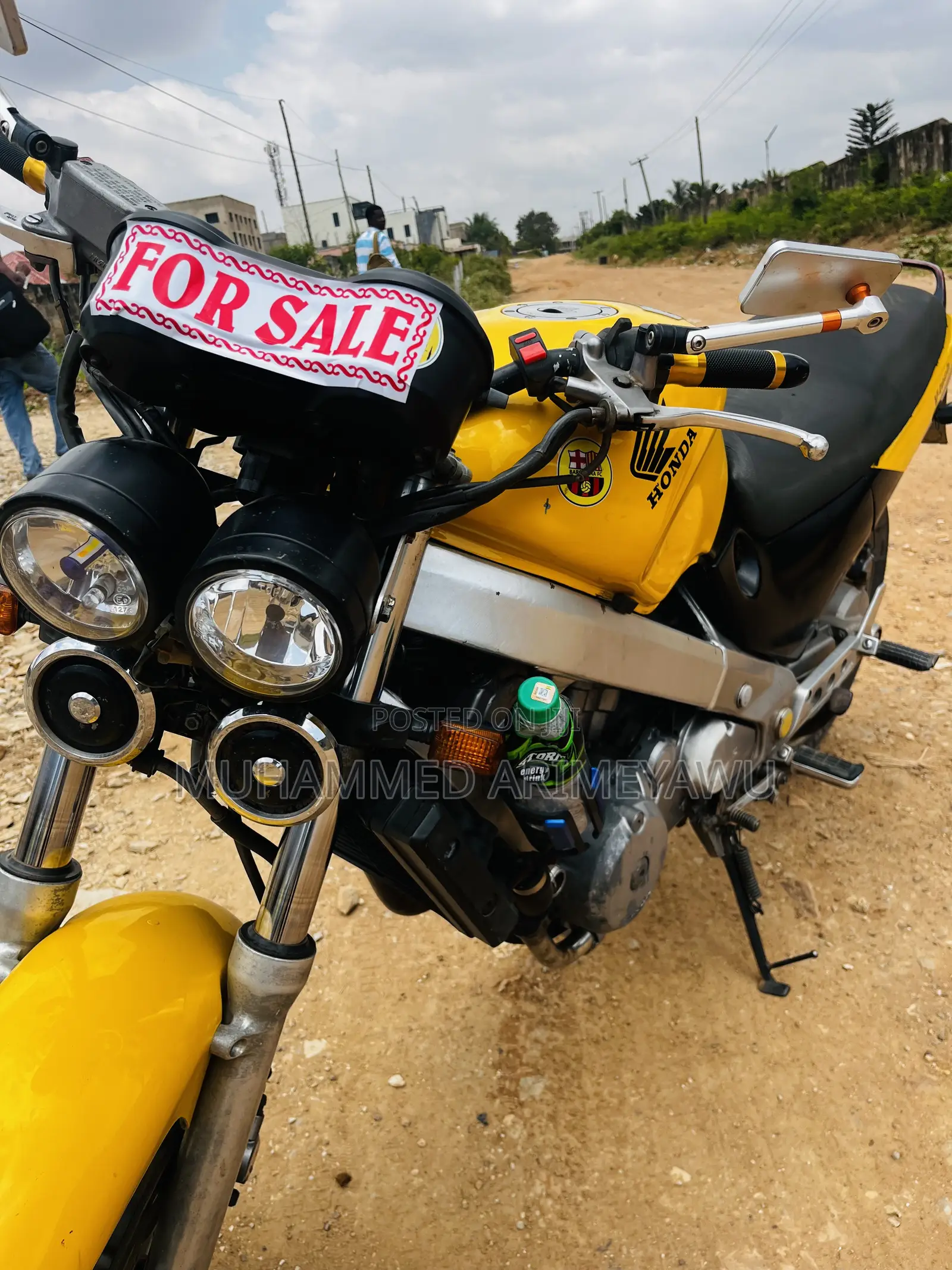 Honda CB 2010 Yellow