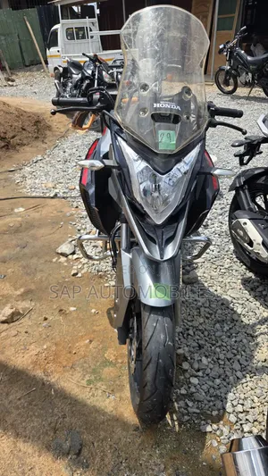 Honda CB 2018 Gray