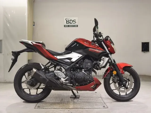 Honda CB 2018 Gray