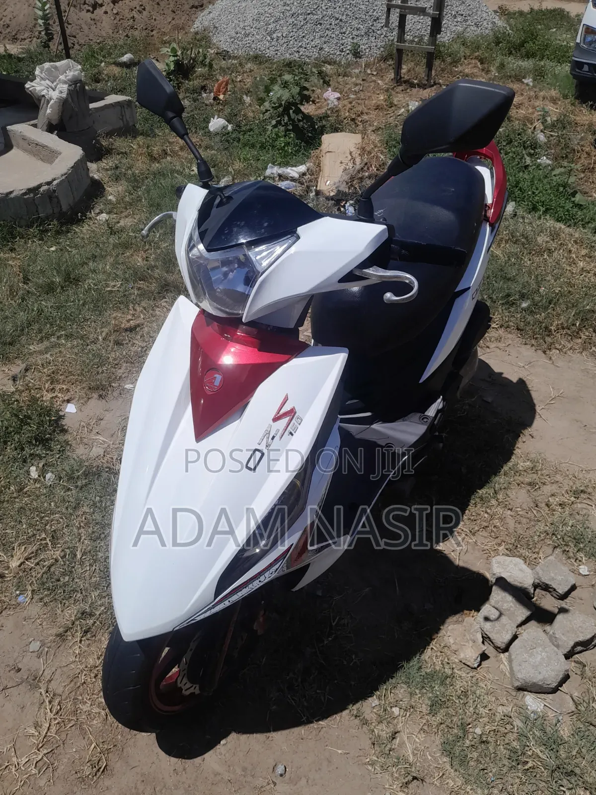 Yamaha Aerox 2022 White