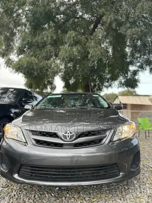 Toyota Corolla L 4dr Sedan (1.8L 4cyl 5M) 2012 Gray