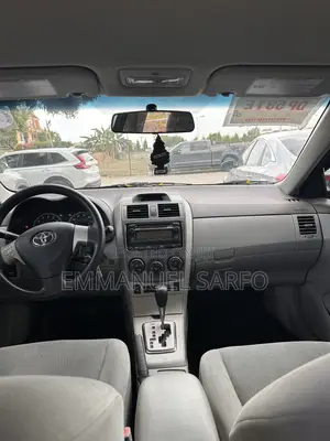 Toyota Corolla L 4dr Sedan (1.8L 4cyl 5M) 2012 Gray