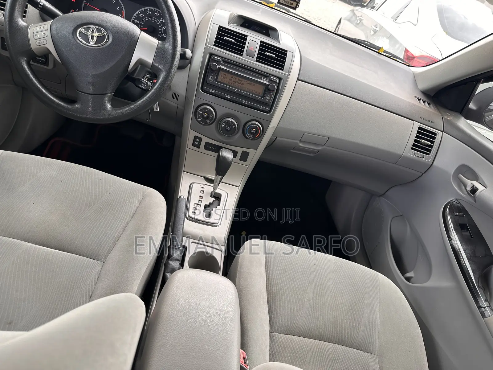 Toyota Corolla L 4dr Sedan (1.8L 4cyl 5M) 2012 Gray