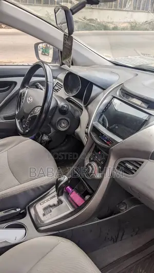 Hyundai Elantra 2012 Gray