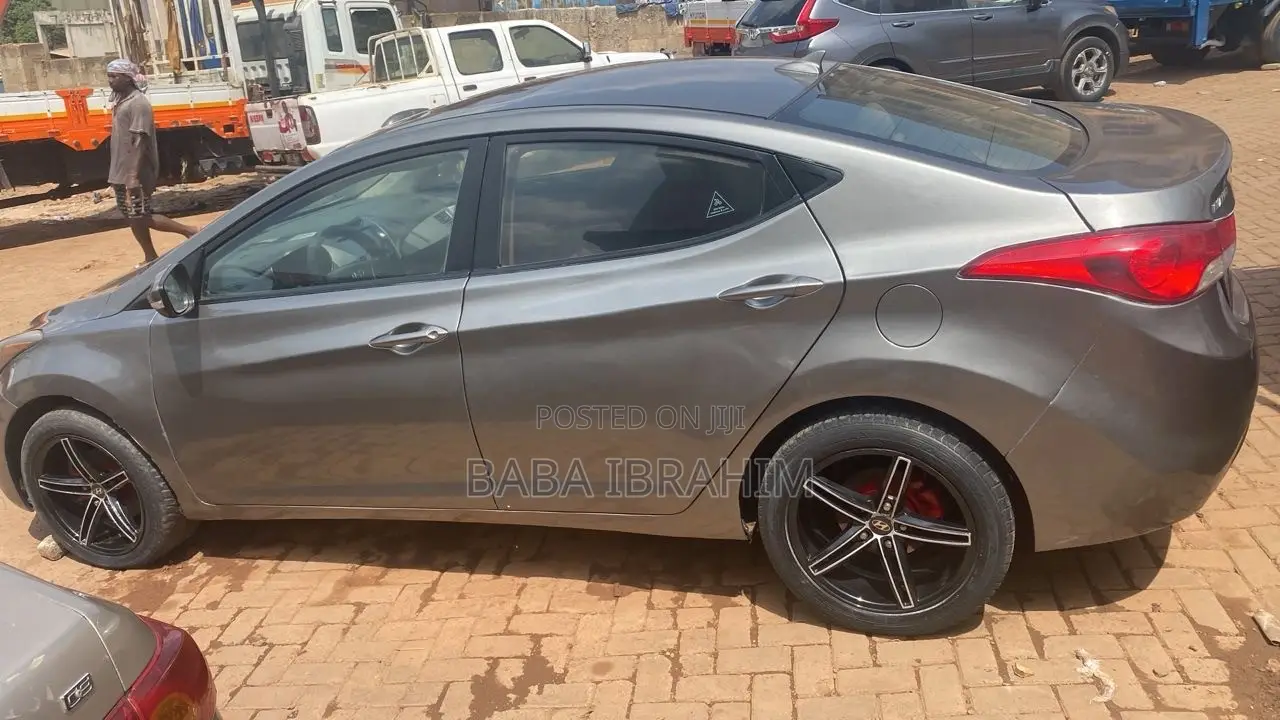Hyundai Elantra 2012 Gray