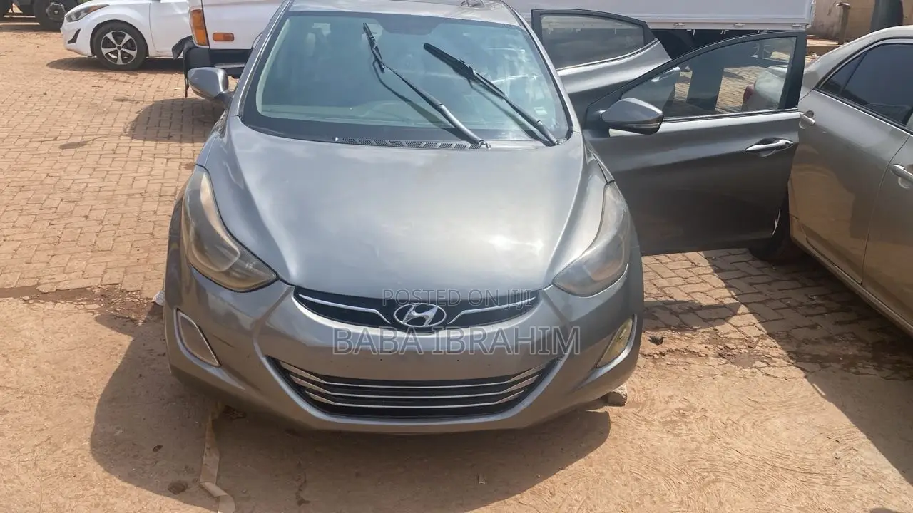 Hyundai Elantra 2012 Gray