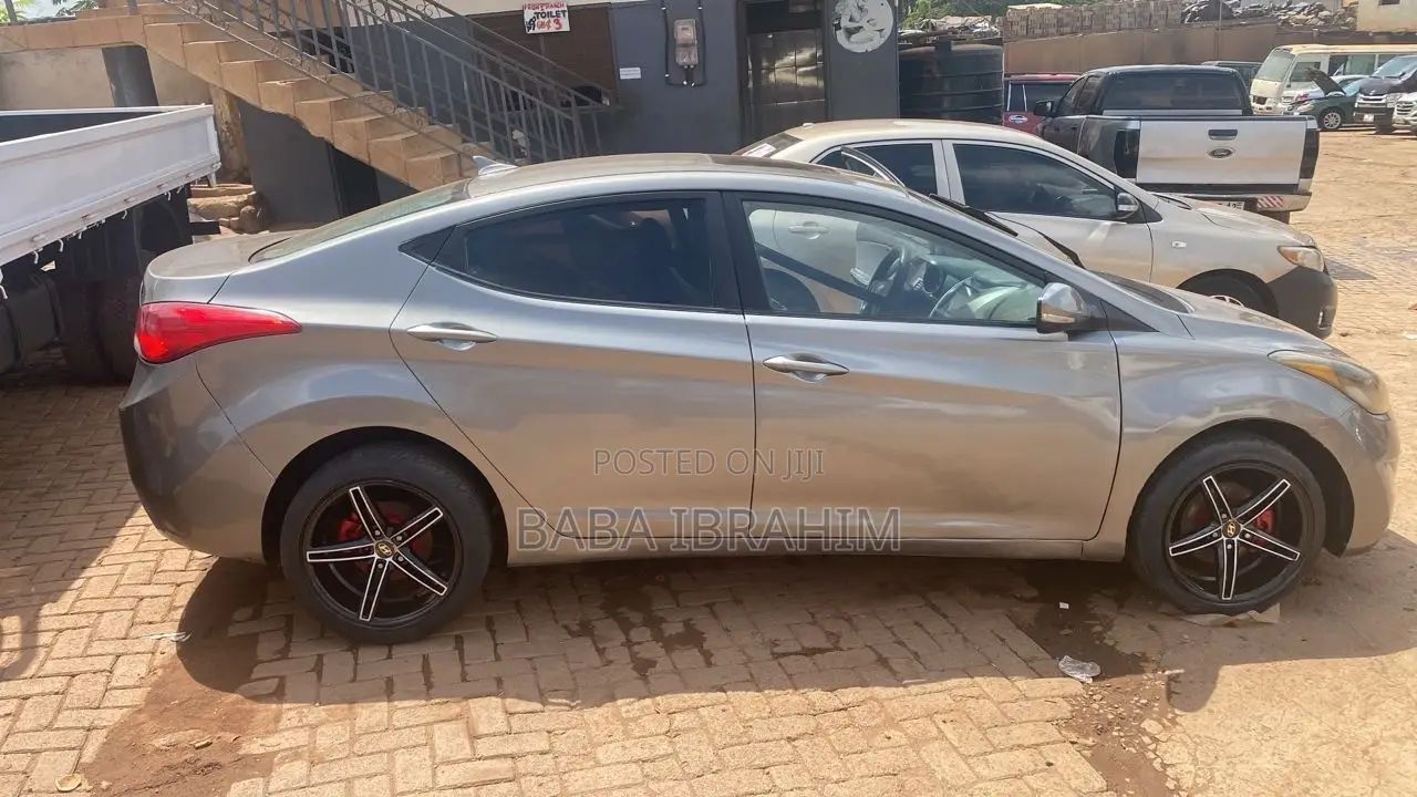 Hyundai Elantra 2012 Gray