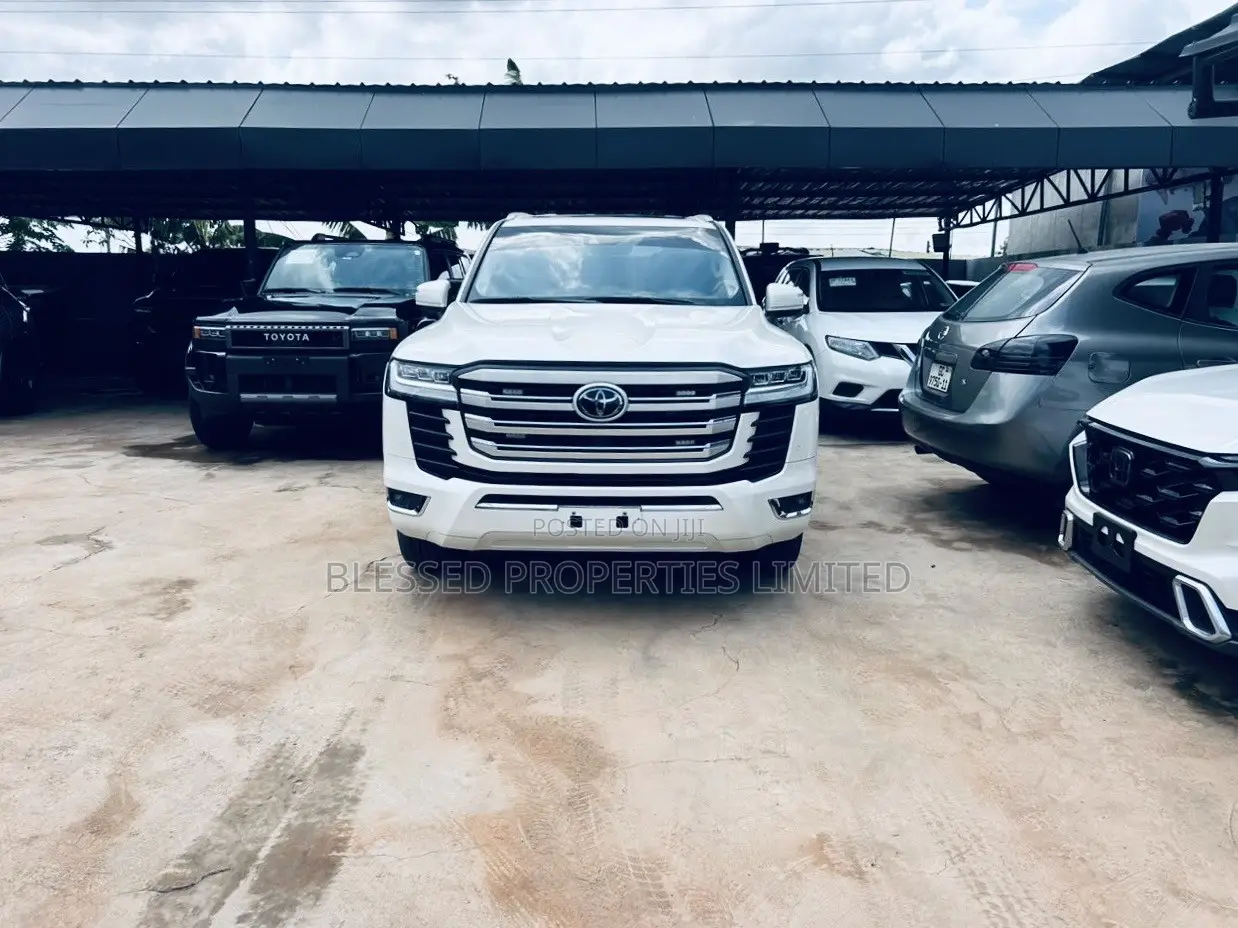 Toyota Land Cruiser 2022 White