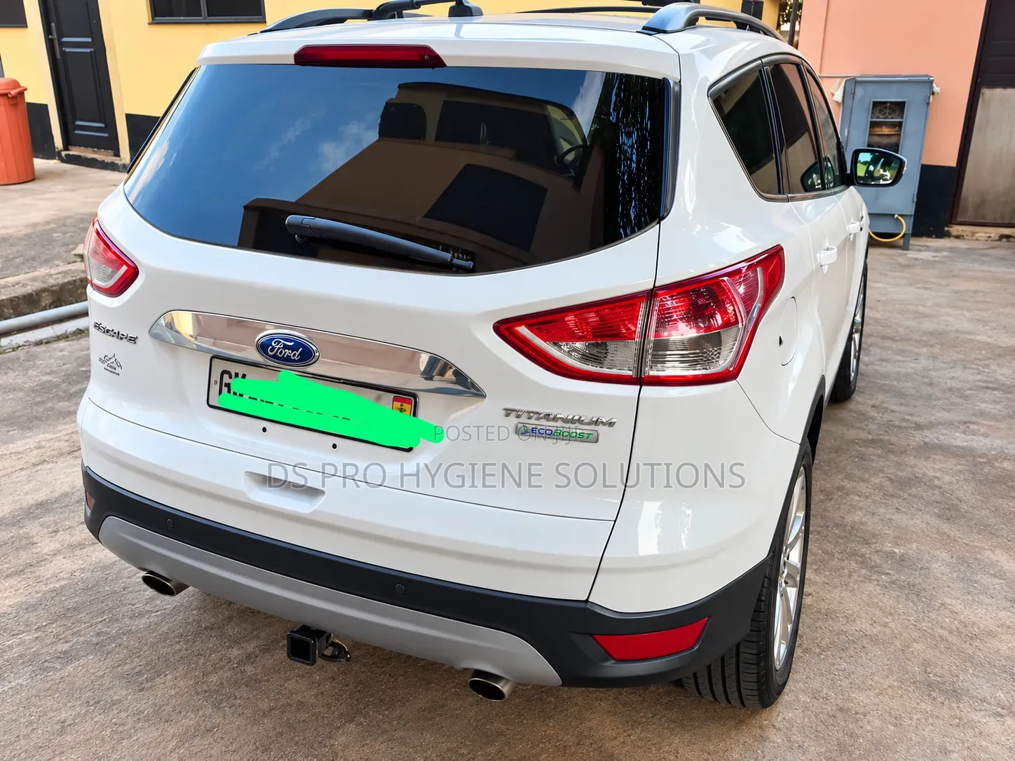 Ford Escape Titanium 4dr SUV AWD  (1.6L 4cyl Turbo 6A) 2014 White