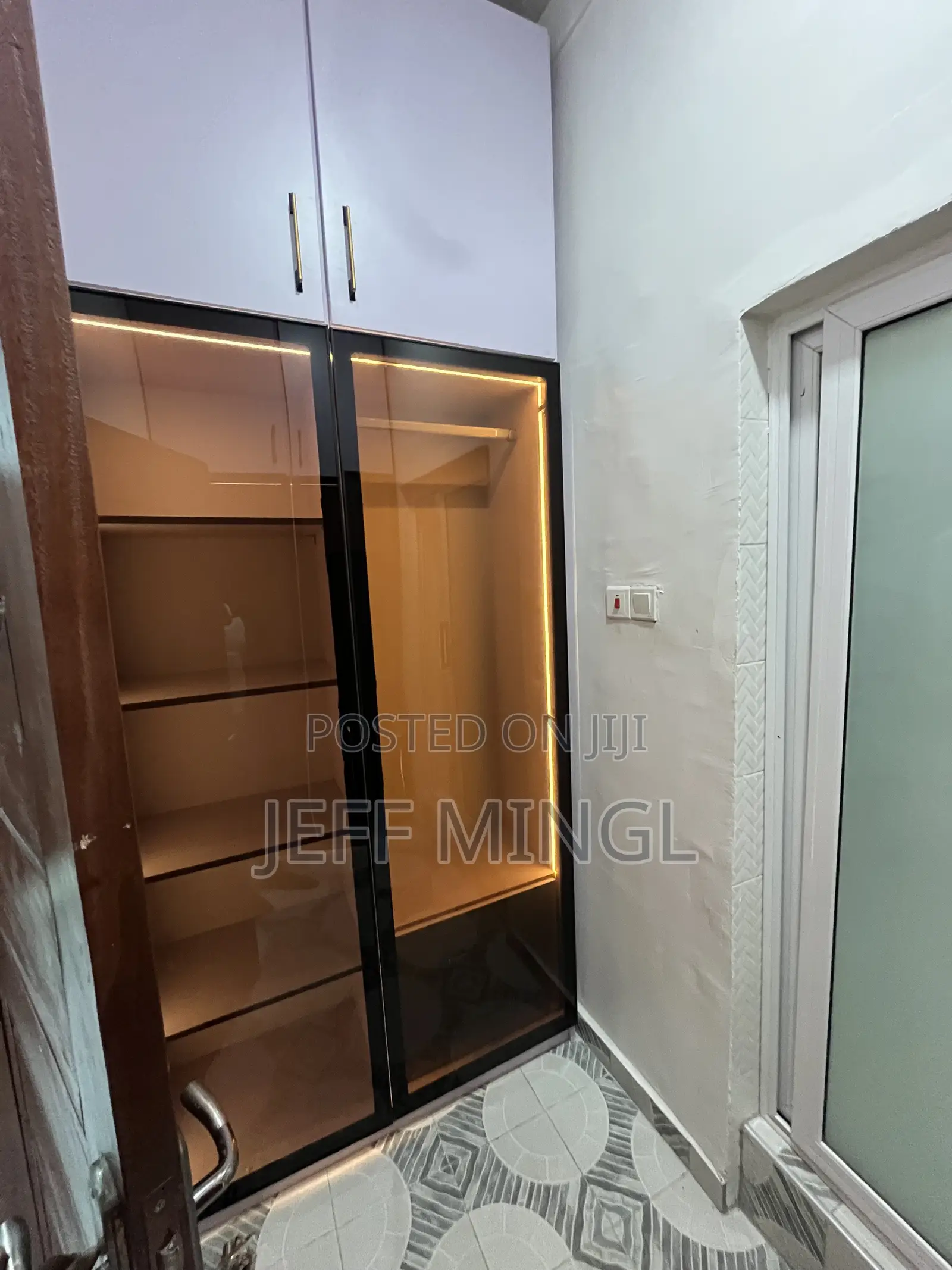 Furnished 2bdrm Apartment in Oxford Street for rent